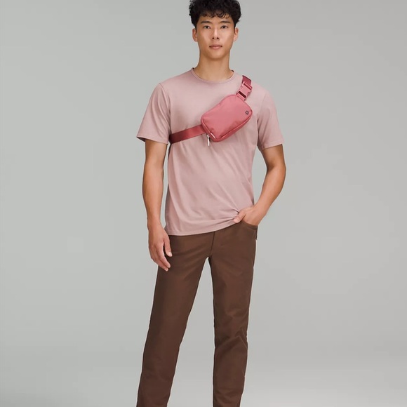 NWT Lulululemon Everywhere Belt Bag Brier Rose - Picture 5 of 6